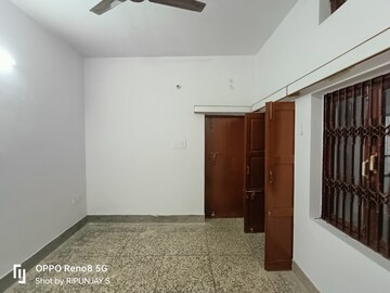 Room in 2 BHK Independent House at Gomti Nagar – for Rent