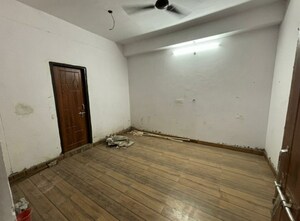 Room in 3 BHK Apartment at Indira Nagar – for Sale