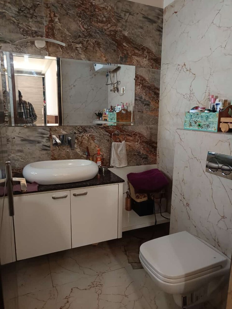 Bathroom, sector 21d 4 Bedroom 500 Sq.Yd. Builder Floor In Sector 21d Faridabad 8425318