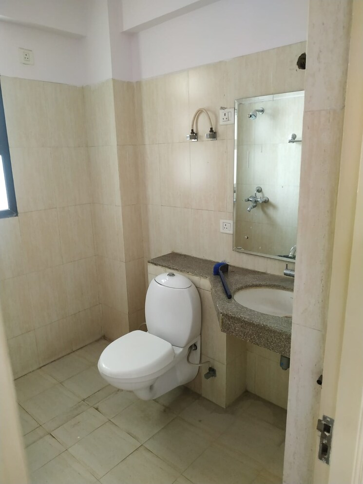 Bathroom, prashant vihar 2 Bedroom 958 Sq.Ft. Apartment In Prashant Vihar Delhi 8425261