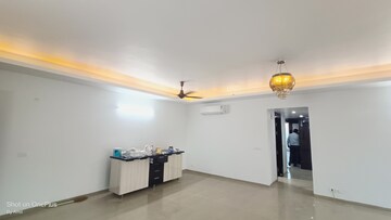 Furnished Amenities in 3 BHK Apartment at Omaxe Twin Towers, Sector 50 – for Rent