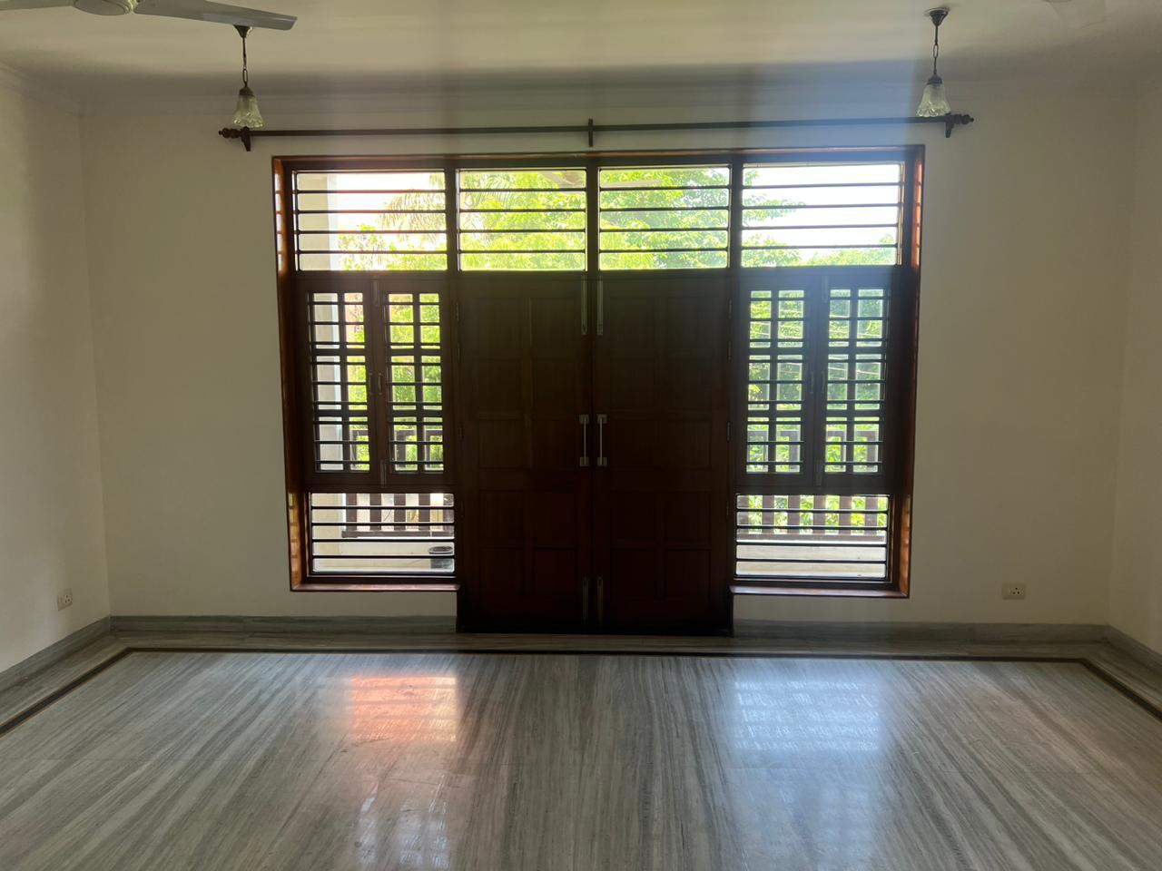 4 BHK + Extra Room Independent House For Sale in Sector 21D