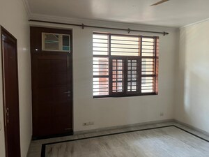 Room in 4 BHK Independent House at Sector 21d – for Sale