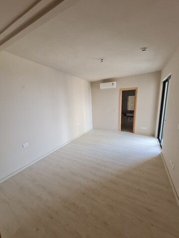 Room in 2 BHK Apartment at M3M Heights, Sector 65 – for Rent