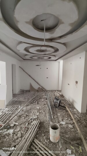 Master Bedroom in 3 BHK Independent House at Jankipuram Extension – for Sale