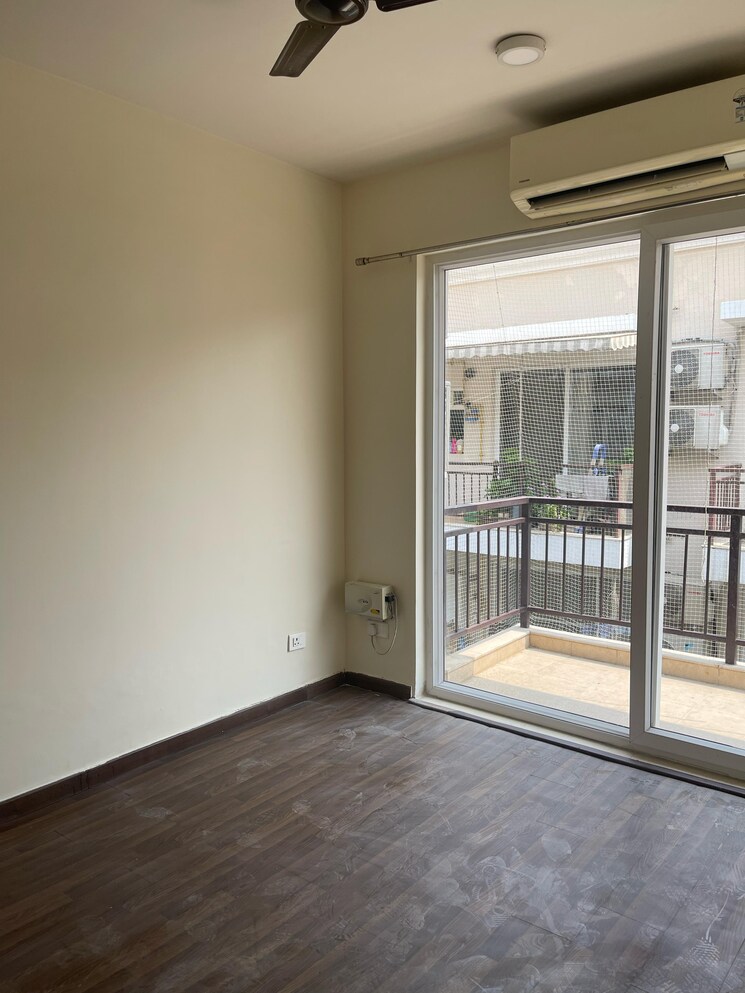 Room, pyramid-urban-homes 2 Bedroom 625 Sq.Ft. Apartment In Sector 70a Gurgaon 8425448