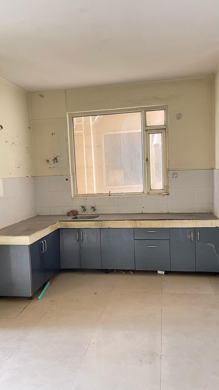 Kitchen, pyramid-altia 2 Bedroom 625 Sq.Ft. Apartment In Sector 70 Gurgaon 8425474