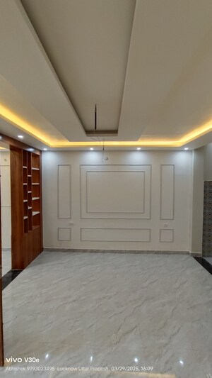 Room in 3 BHK Independent House at Jankipuram – for Sale