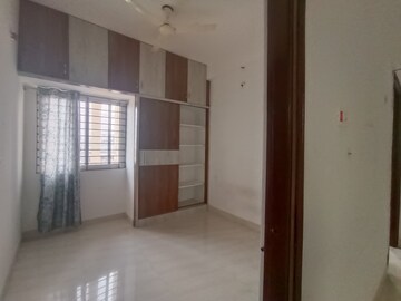 Room in 2 BHK Apartment at Kondapur – for Rent
