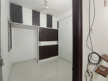Room in 2 BHK Apartment at Kondapur – for Rent