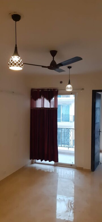 Room in 2 BHK Apartment at Signature Global City, Sector 37d – for Rent