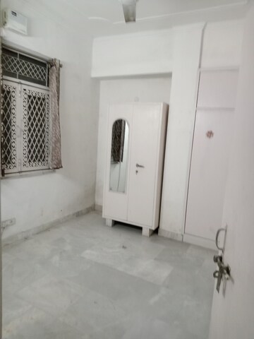 Room in 2 BHK Builder Floor at Neb Sarai – for Rent