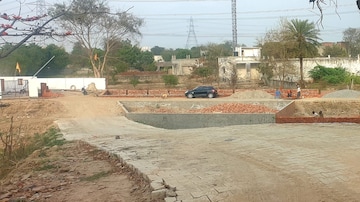  Plot – Exterior View View at Sikandrabad - for Sale