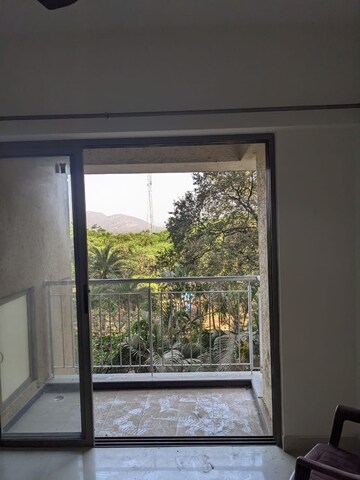 Room in 3 BHK Apartment at Lodha Splendora, Ghodbunder Road – for Rent