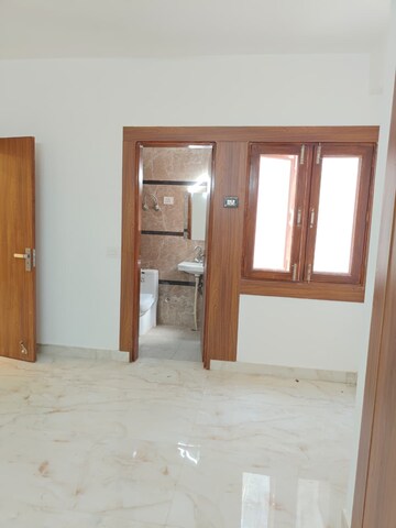 Room in 2 BHK Builder Floor at Neb Sarai – for Rent