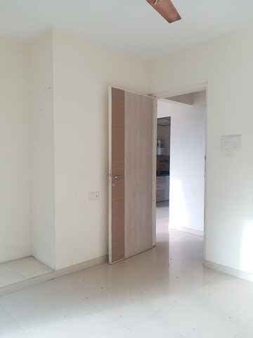Room in 3 BHK Apartment at Neelkanth Greens, Manpada – for Rent
