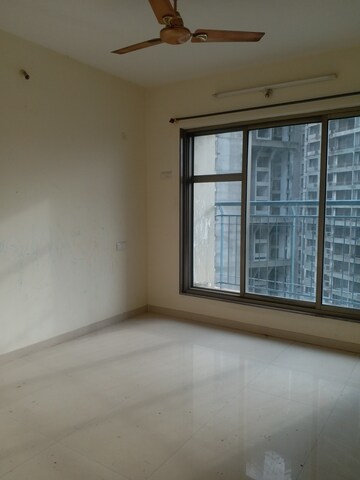 Room in 3 BHK Apartment at Neelkanth Greens, Manpada – for Rent