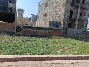  Plot – Exterior View View at Sikandrabad - for Sale