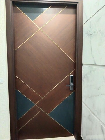 Bathroom in 3 BHK Builder Floor at Abw Tower, Sector 25 – for Rent