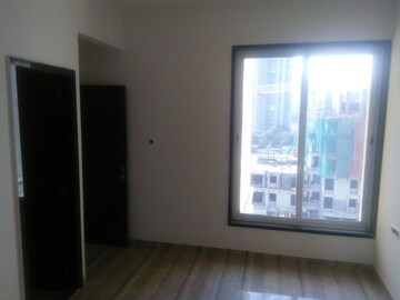 Room in 2 BHK Apartment at Larkins Pride Palms, Kolshet Road – for Rent