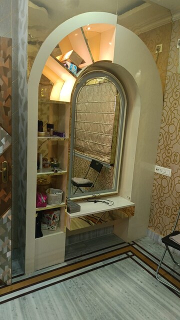 Furnished Amenities in 5 BHK Independent House at Behala – for Sale