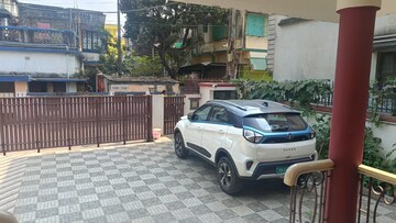 Parking in 5 BHK Independent House at Behala – for Sale