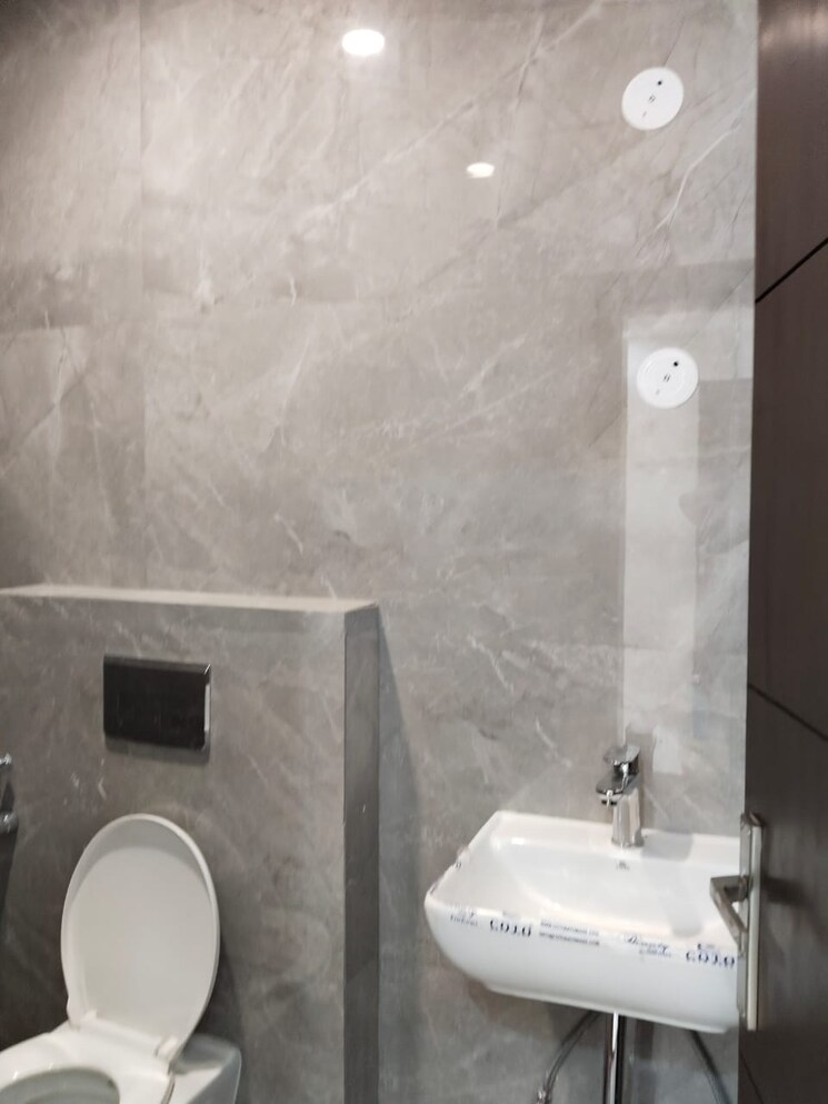 Bathroom, vasant kunj 4 Bedroom 1800 Sq.Ft. Apartment In Vasant Kunj Delhi 8425780