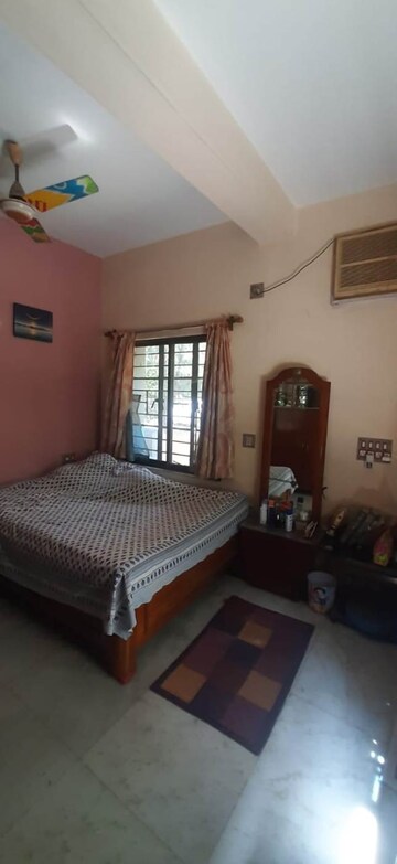Bedroom in 5 BHK Independent House at Thakurpukur – for Sale