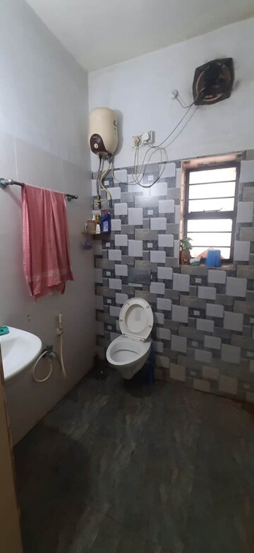 Bathroom in 5 BHK Independent House at Thakurpukur – for Sale