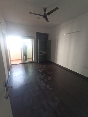 Furnished Amenities in 2 BHK Apartment at Ajnara Ambrosia, Sector 118 – for Rent