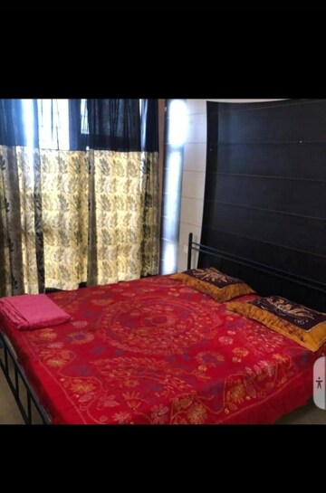 Bedroom in 1.5 BHK Independent House at Aliganj Plaza, Aliganj – for Rent