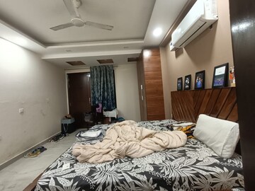 Bedroom in 4 BHK Apartment at Shri Sai Kripa Rainbow Apartments, Sector 43 – for Rent