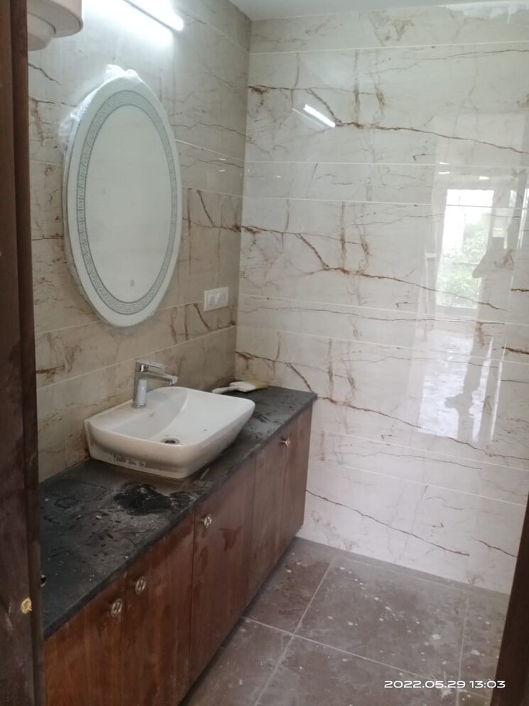 Bathroom, vasant kunj 5 Bedroom 1900 Sq.Ft. Apartment In Vasant Kunj Delhi 8425859
