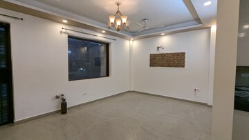 Room in 4 BHK Builder Floor at Sector 43 – for Rent