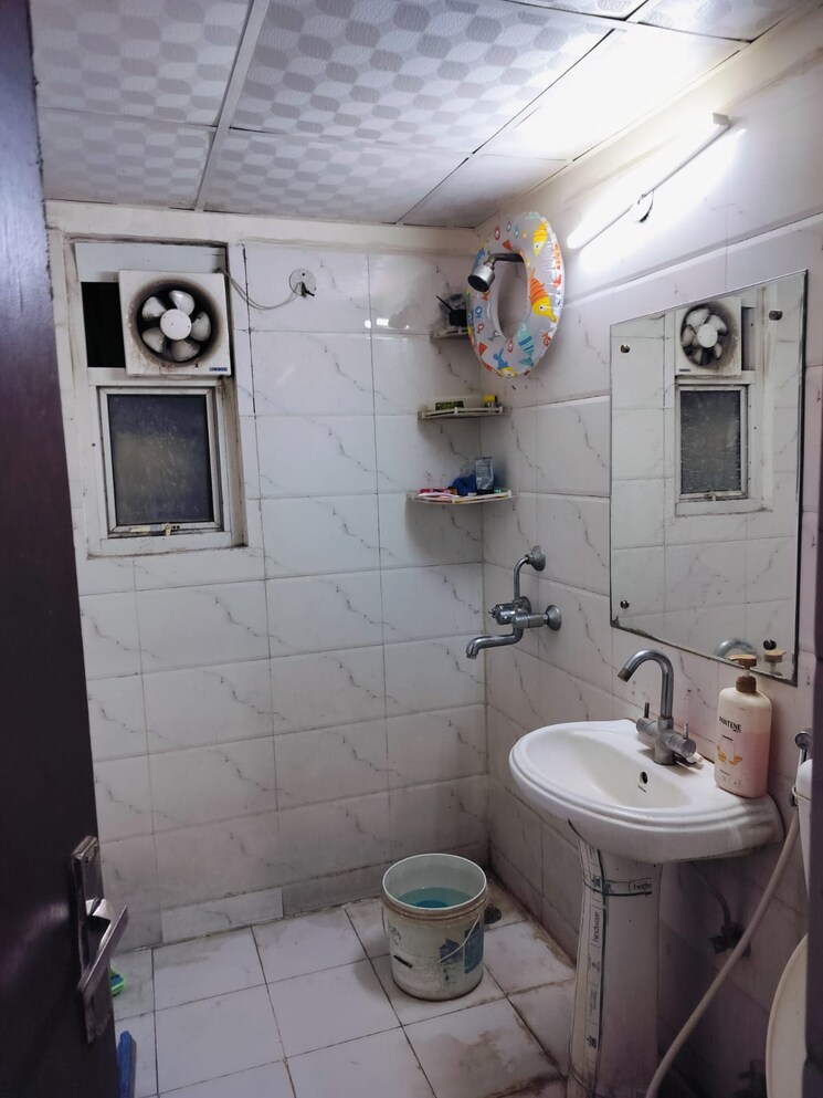 Bathroom, habitech-greens 2.5 Bedroom 1195 Sq.Ft. Apartment In Tech Zone 4 Greater Noida Greater Noida 8425861