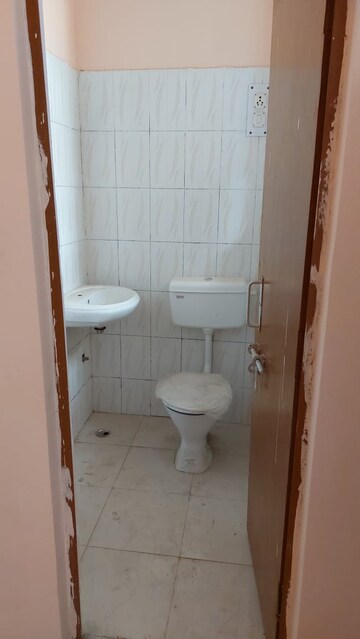 Bathroom in 1 BHK Builder Floor at Sector 84 – for Sale