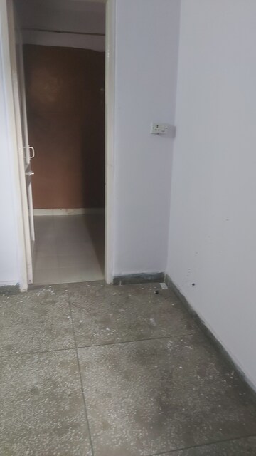 Furnished Amenities in 1 RK Apartment at Mayur Vihar – for Rent