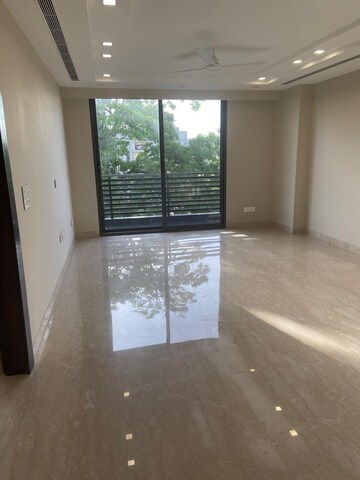 Room in 4 BHK Builder Floor at Vasant Vihar – for Rent