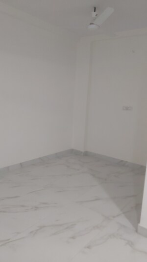 Building Lobby in 3.5 BHK Builder Floor at Mayur Vihar – for Sale