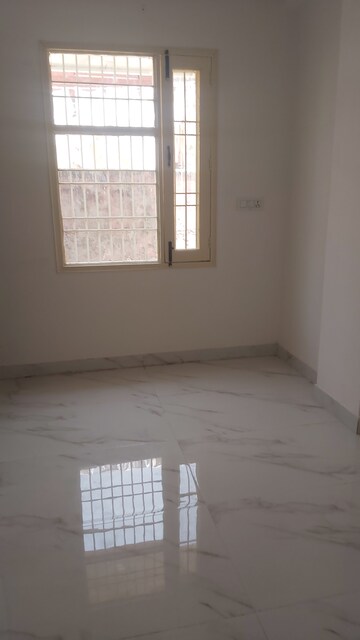Building Lobby in 3.5 BHK Builder Floor at Mayur Vihar – for Sale
