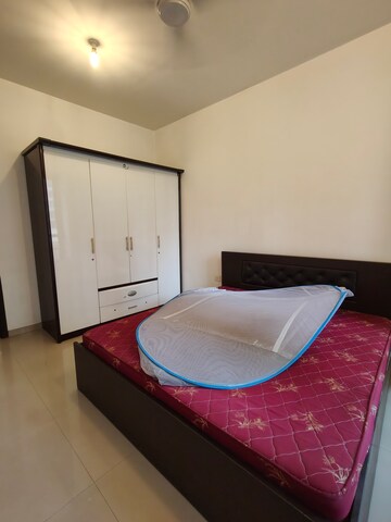 Bathroom in 3 BHK Apartment at Group Seven Rushi Heights, Goregaon East – for Rent