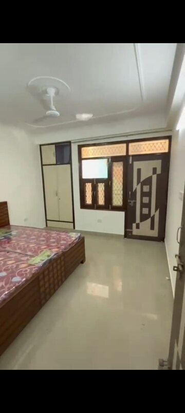 Room in 3 BHK Builder Floor at Sector 23 Dwarka – for Rent