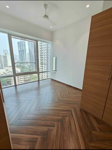 Room in 2 BHK Apartment at Lodha Vista, Lower Parel – for Rent