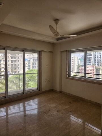 Room in 4 BHK Apartment at Enchante Apartment, Khar West – for Sale