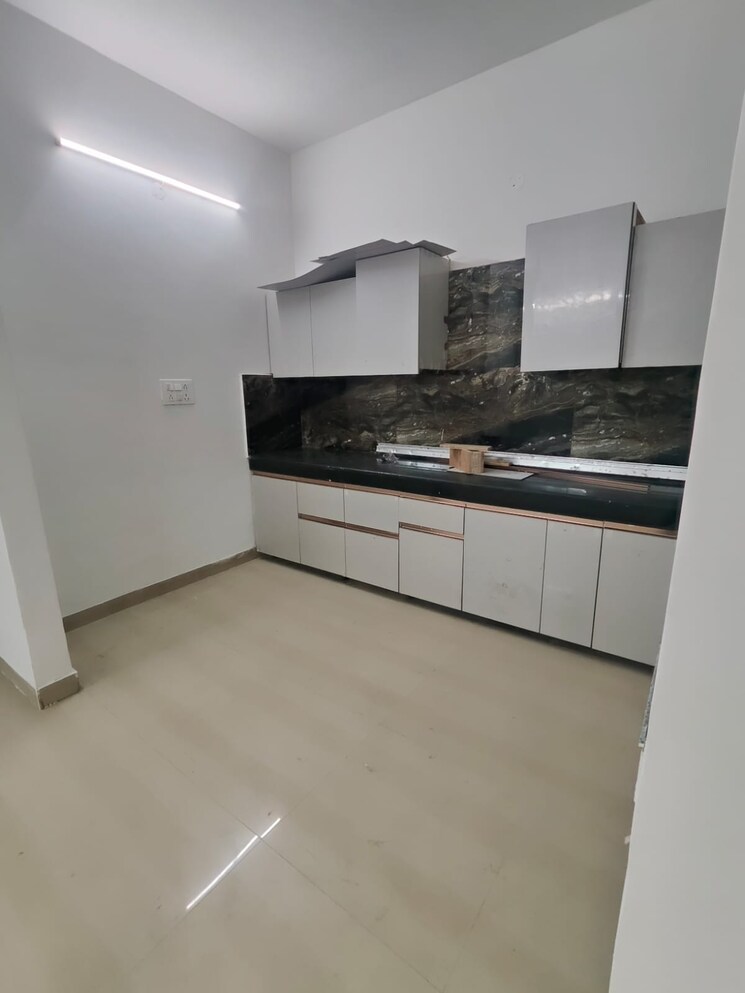 Kitchen, dhakoli village 3 Bedroom 150 Sq.Yd. Apartment In Dhakoli Village Zirakpur 8426157