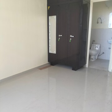 Room in 2 BHK Apartment at Pyramid Heights, Sector 85 – for Rent