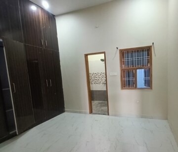 Room in 2 BHK Independent House at Gomti Nagar – for Rent