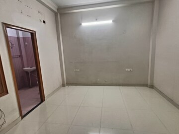 Room in 2 BHK Independent House at Gomti Nagar – for Rent