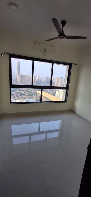 2 BHK Apartment For Rent in Lotus Sky Garden, Malad West