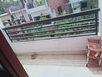 Balcony in 2 BHK Apartment at Aliganj – for Rent